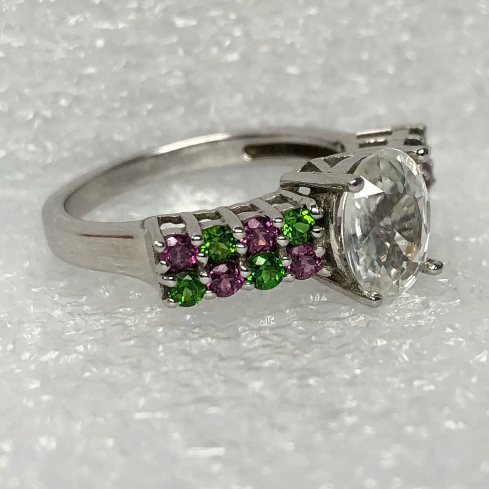 White Topaz Ring Green & Purple Secondary Stones - Picture 6 of 11